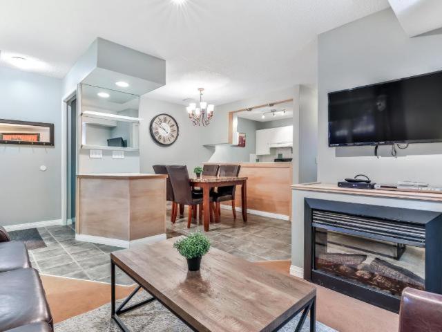 New! Cozy Rocky Mountain Chalet Managed By Little Sister Getaways Canmore Exterior photo